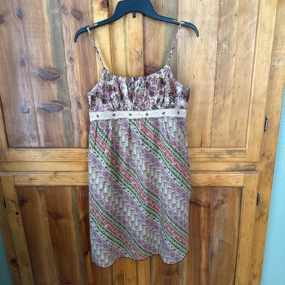 Women's Multicolor Sleeveless Top - Picture 1 of 2